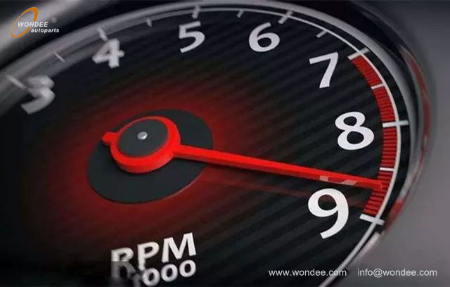 Low gear with high speed (3) Agranaje bajo con alta velocidad (3)