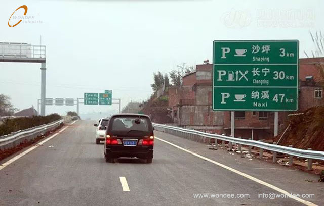 long hours of high-speed driving (1) largas horas de conducción de alta velocidad (1)