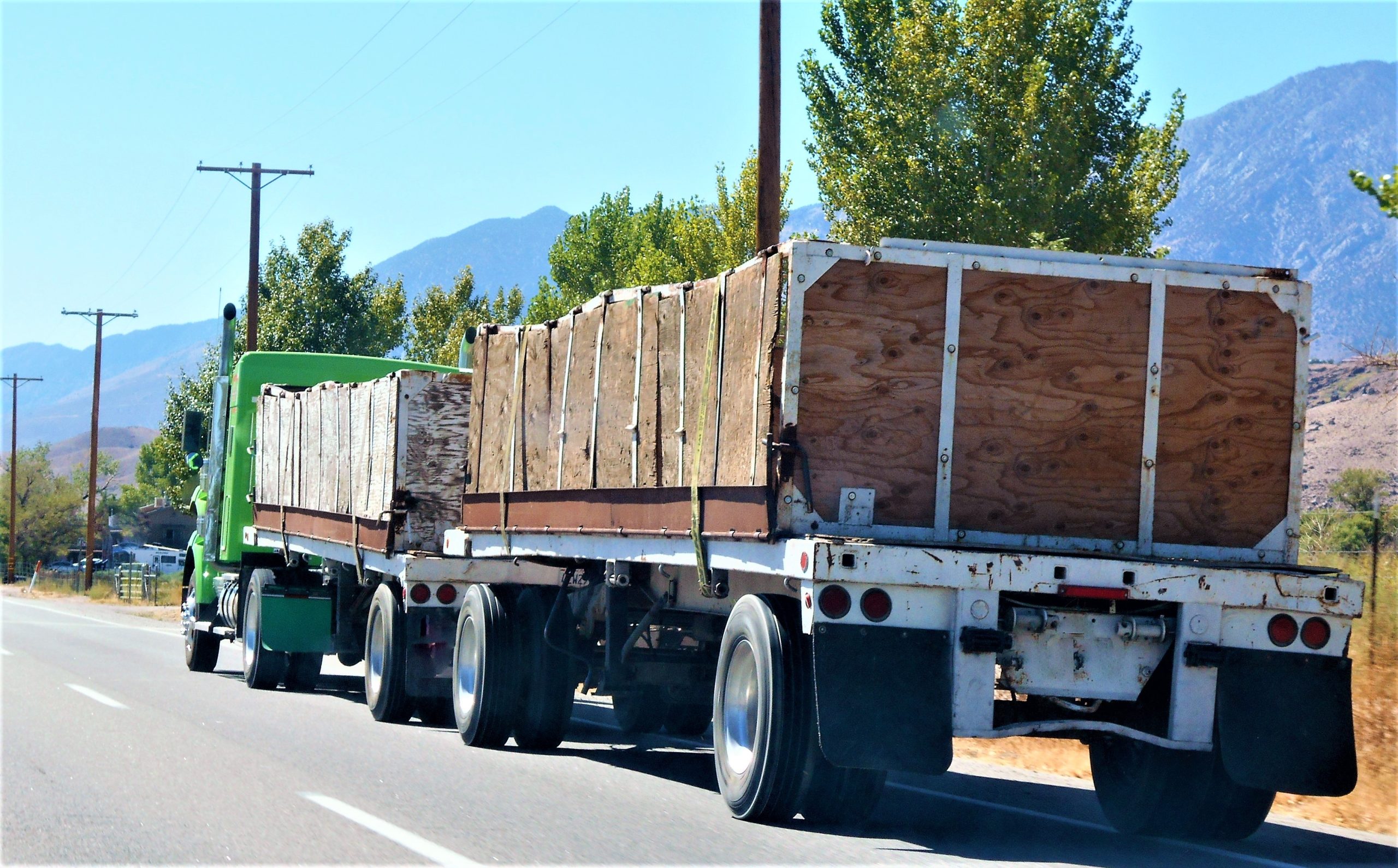 OVERWEIGHT LOADS? TIPS FOR BALANCING YOUR SEMI TRUCK ¿Cargas con sobrepeso? Consejos para equilibrar su camión semi