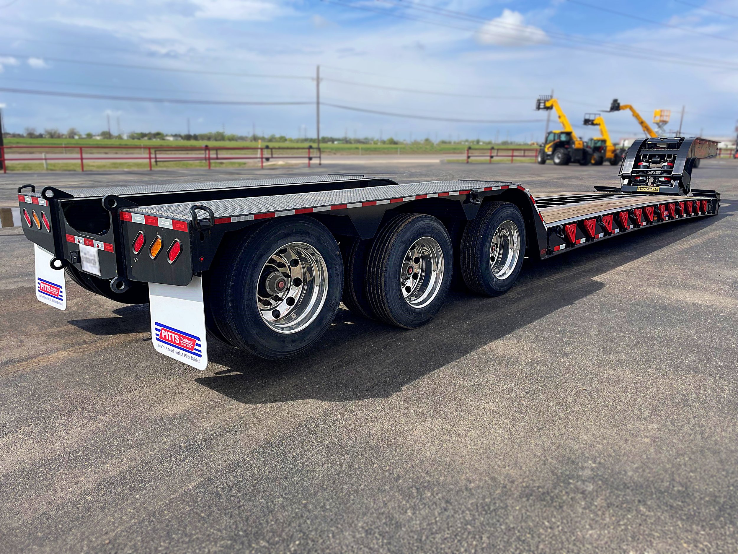 RGN Trailers: The Ramp Advantage for Self-Loading RGN-Rentals-Lowboy-Trailer