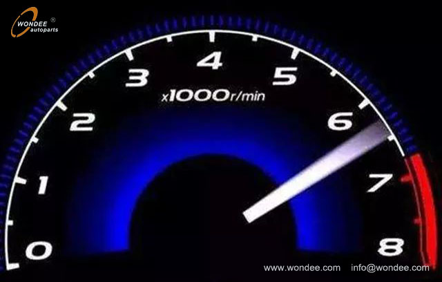 Low gear with high speed (1) Agranaje bajo con alta velocidad (1)