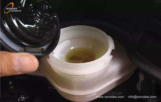 brake fluid (2) líquido de frenos (2)