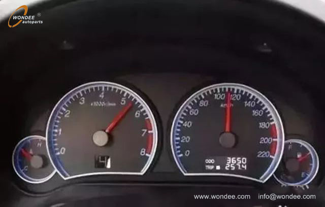 Low gear with high speed (2) Agranaje bajo con alta velocidad (2)