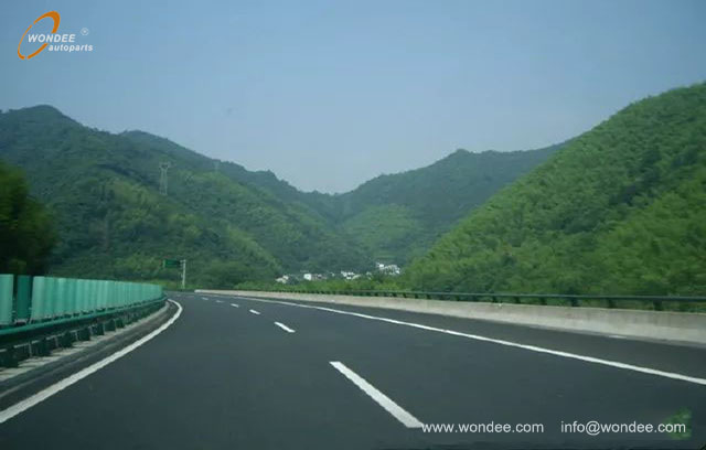 dangerous places on the highway (3) Lugares peligrosos en la carretera (3)