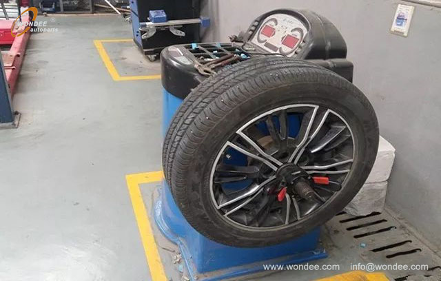 Reemplazo de neum&aacute;ticos (4)