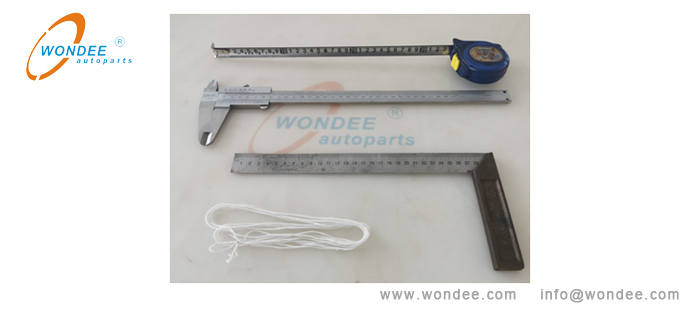3-Tools for measuring leaf springs 3-Herramientas para medir resortes de hojas.