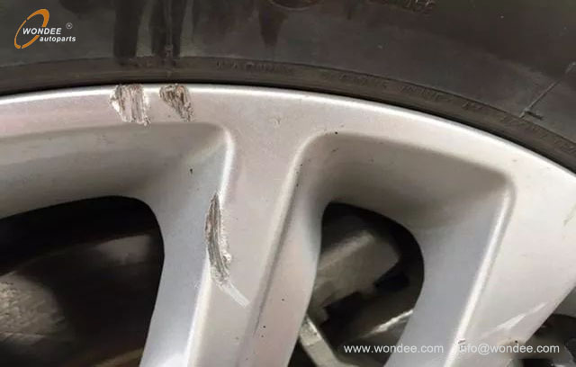 Wheel hub (4) Cubo de la rueda (4)